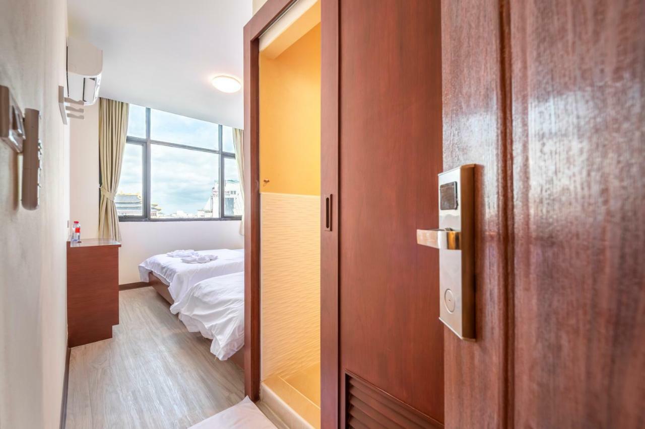 Scala Hostel Бангкок Экстерьер фото